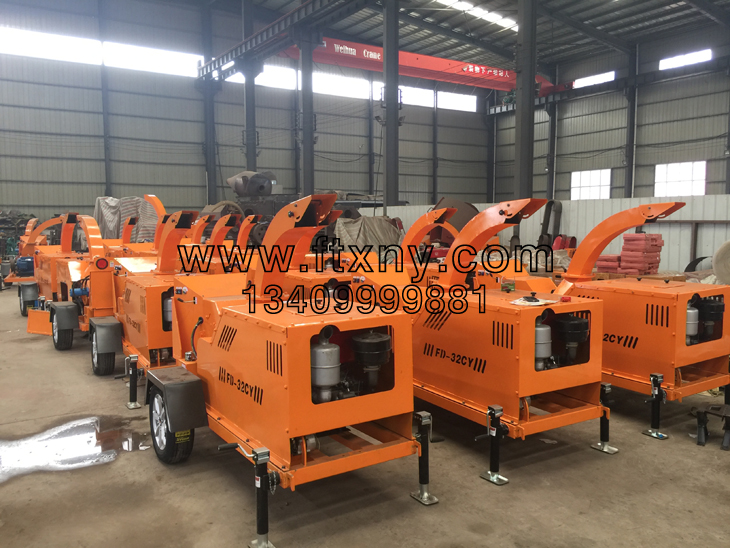 移動(dòng)式樹枝粉碎機(jī) 移動(dòng)式樹枝粉碎機(jī)