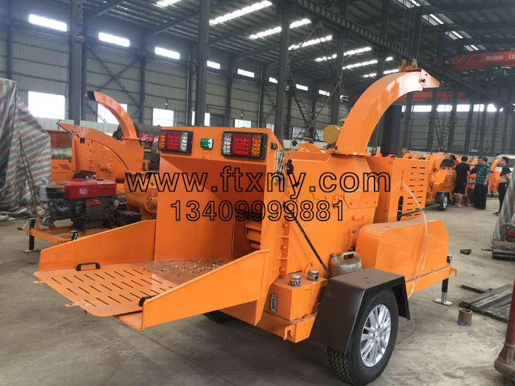 大型移動(dòng)式樹枝粉碎機(jī) 大型移動(dòng)式樹枝粉碎機(jī)