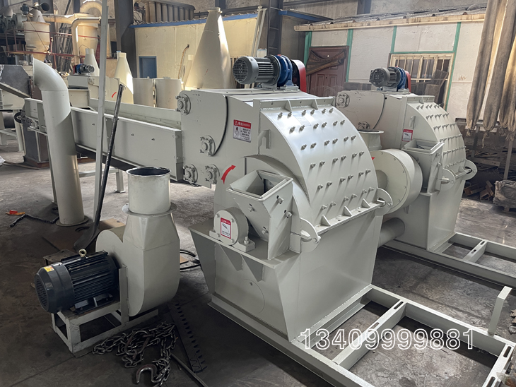 強(qiáng)制喂料木材粉碎機(jī) 強(qiáng)制喂料木材粉碎機(jī)